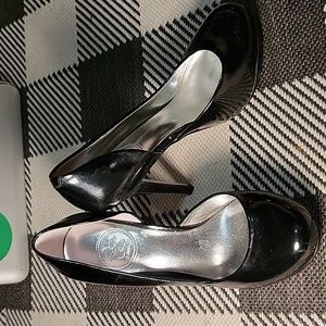 Womens size 6 black high heels